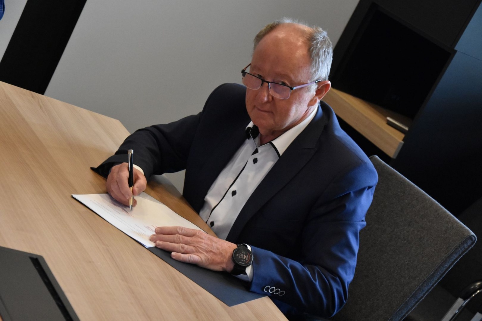 Zdjęcie w galerii na portalu naszwodzislaw.com: Wspólnie chcą kupić ekologiczne autobusy i zrealizować projekty termomodernizacyjne wiadomości z regionu