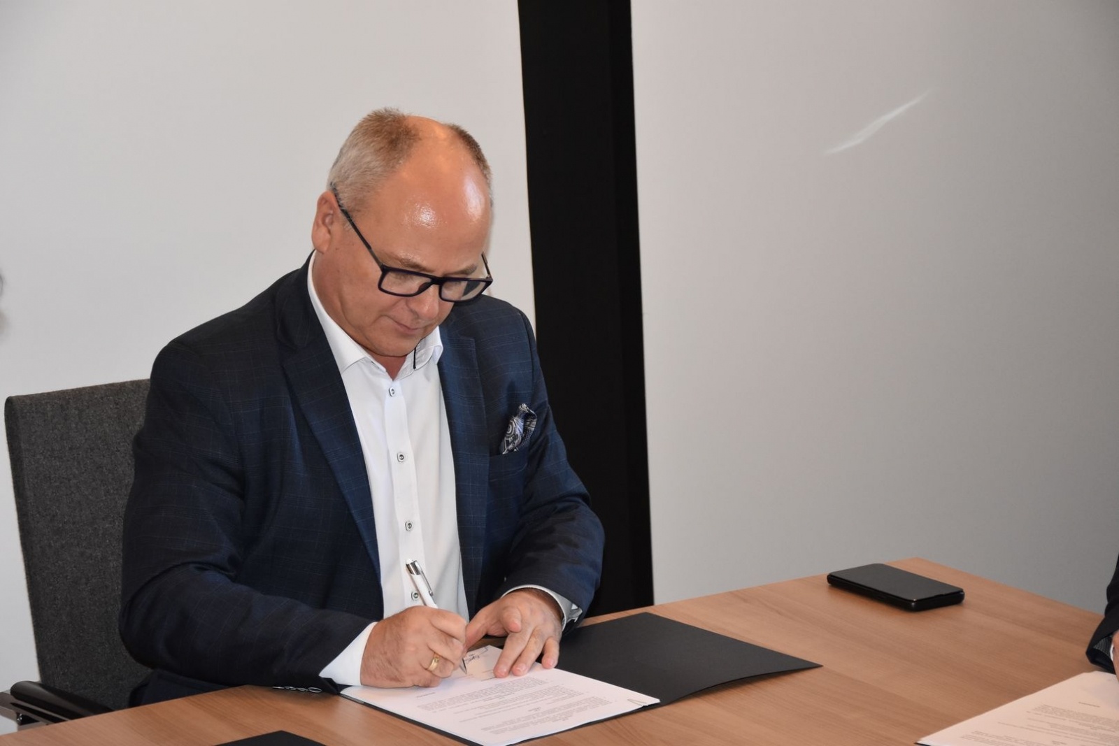 Zdjęcie w galerii na portalu naszwodzislaw.com: Wiejska w Uchylsku do przebudowy wiadomości z regionu