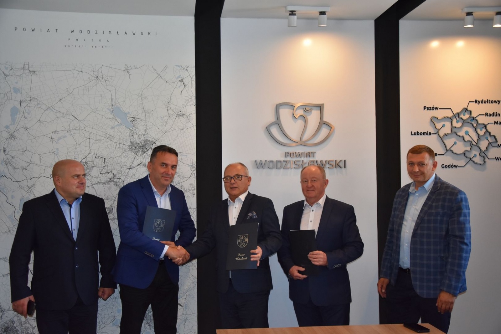 Zdjęcie w galerii na portalu naszwodzislaw.com: Wiejska w Uchylsku do przebudowy wiadomości z regionu