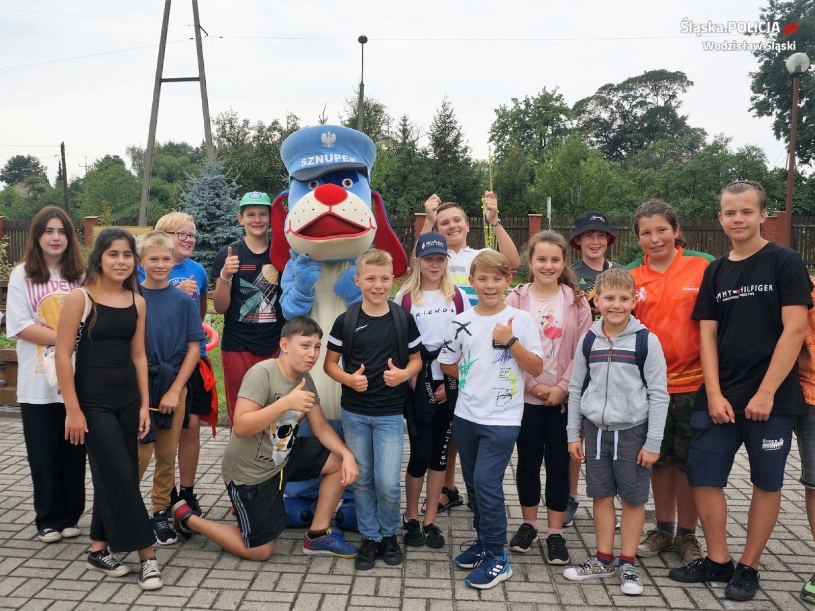Zdjęcie w galerii na portalu naszwodzislaw.com: Policjanci odwiedzili uczestników półkolonii wiadomości z regionu