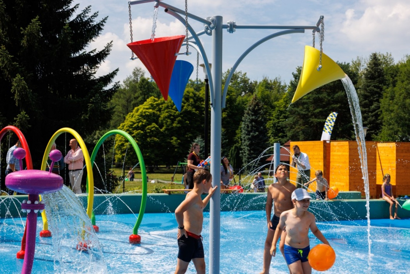 Zdjęcie w galerii na portalu naszwodzislaw.com: Nowy wodny plac zabaw na Śląsku [FOTO] wiadomości z regionu