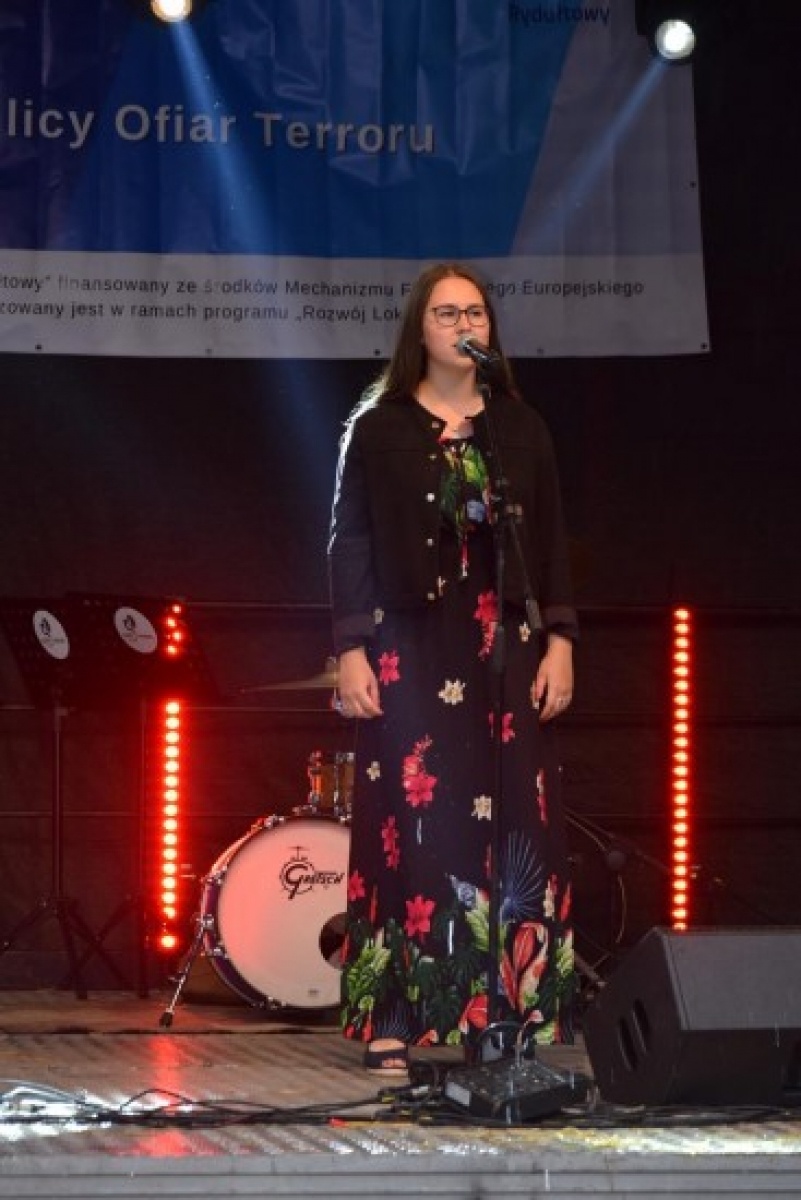 Zdjęcie w galerii na portalu naszwodzislaw.com: Dzień konsultacji na ulicy Ofiar Terroru wiadomości z regionu