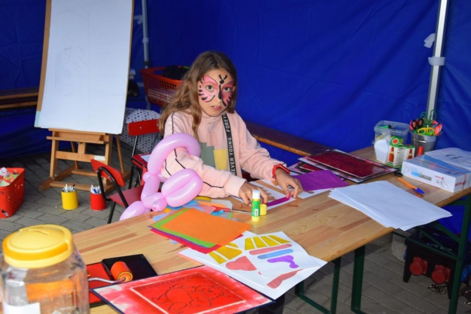 Zdjęcie w galerii na portalu naszwodzislaw.com: Dzień konsultacji na ulicy Ofiar Terroru wiadomości z regionu