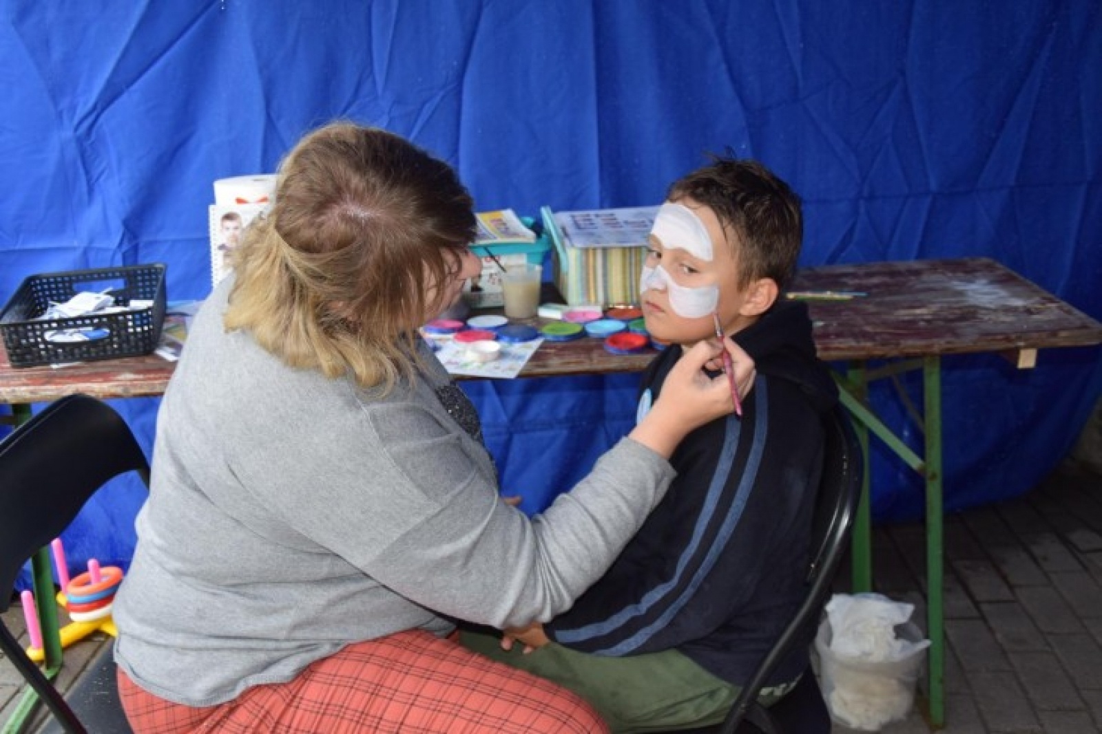 Zdjęcie w galerii na portalu naszwodzislaw.com: Dzień konsultacji na ulicy Ofiar Terroru wiadomości z regionu