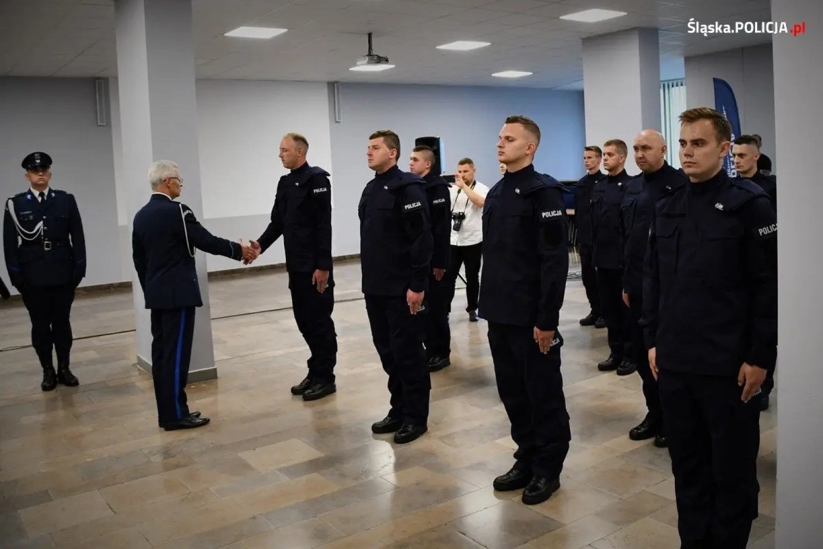 Zdjęcie w galerii na portalu naszwodzislaw.com: Nowi policjanci dla śląskich garnizonów wiadomości z regionu