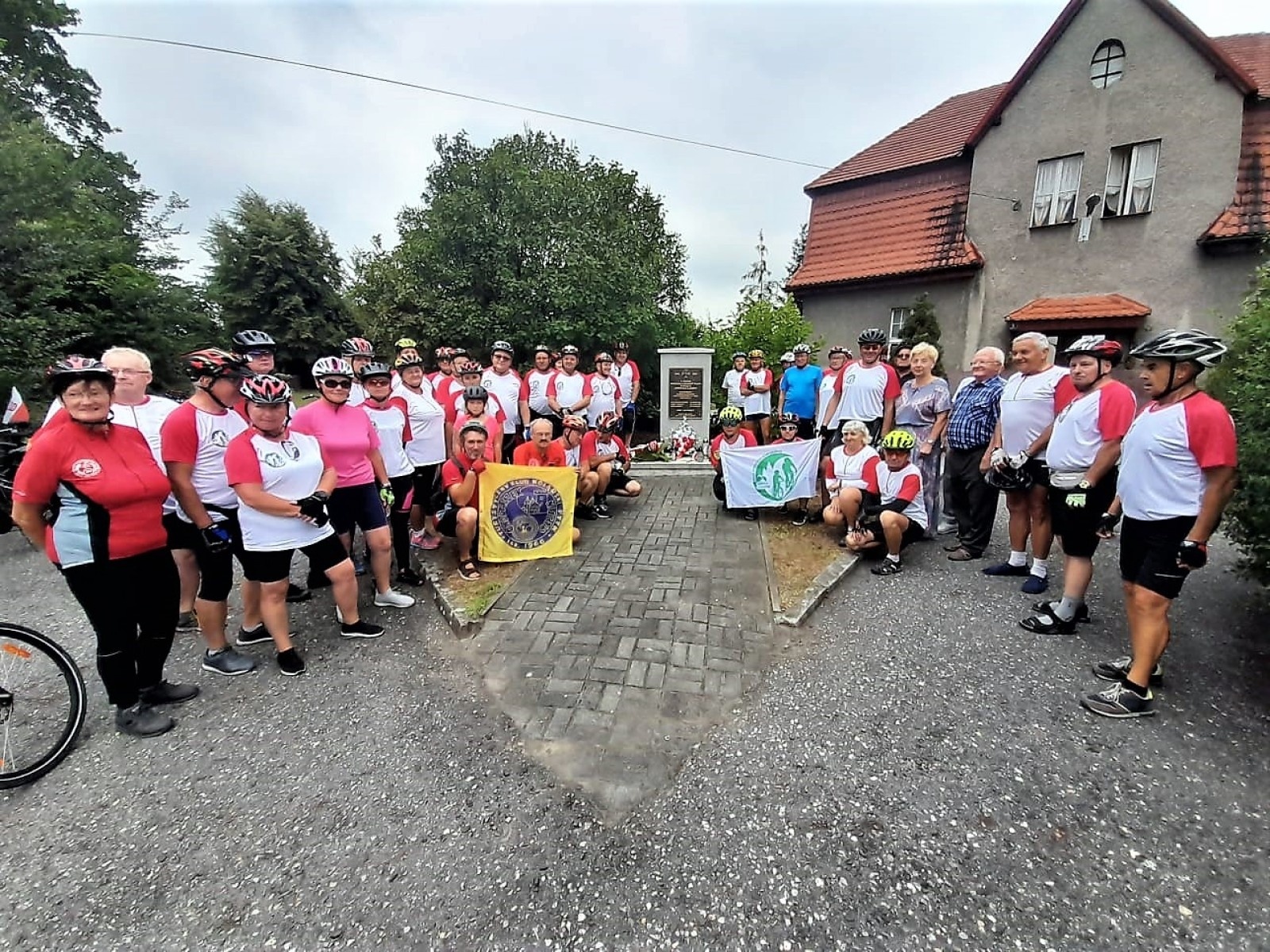 Zdjęcie w galerii na portalu naszwodzislaw.com: 103. rocznica I Powstania Śląskiego. W Godowie pamiętają o powstańcach [FOTO] wiadomości z regionu