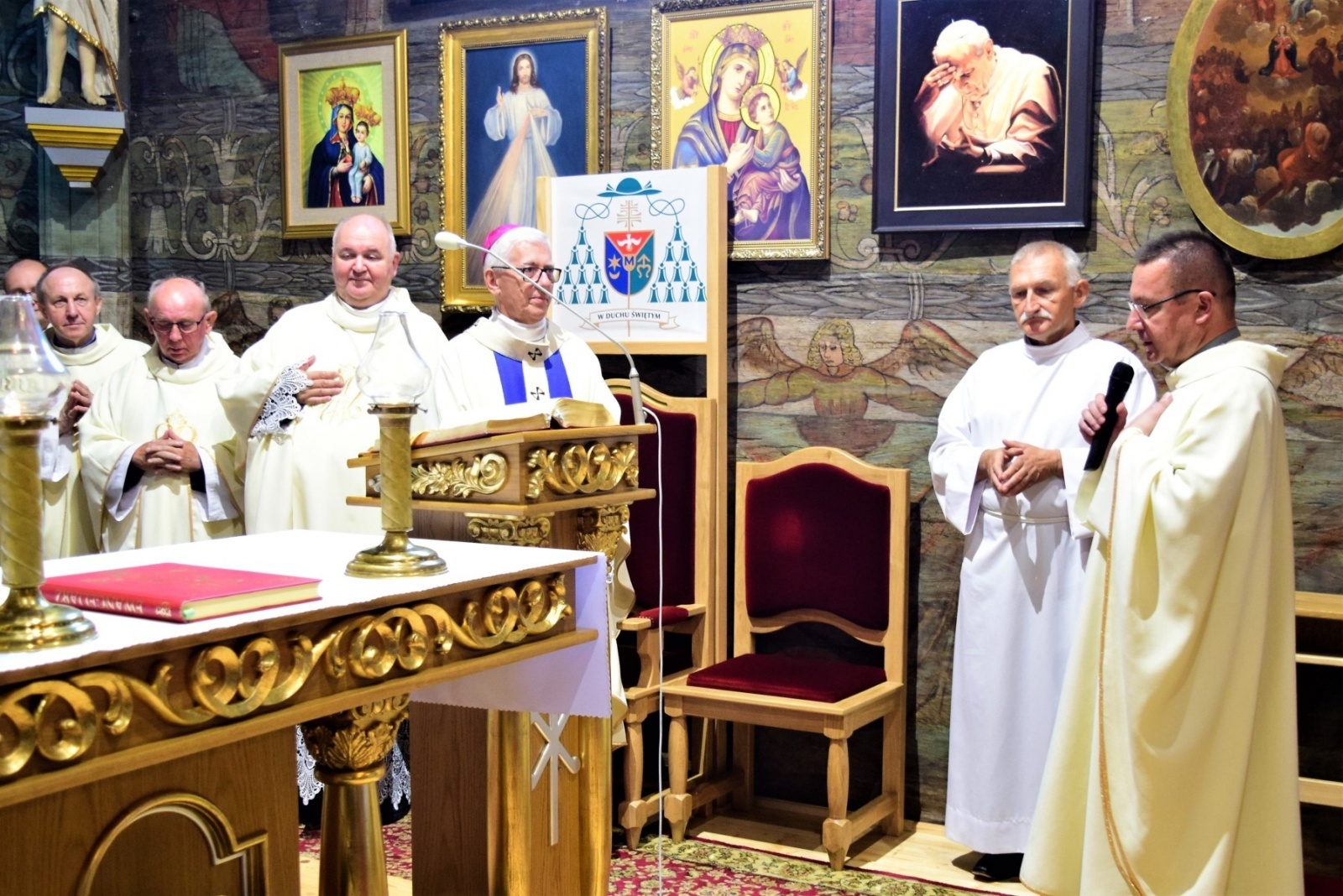 Zdjęcie w galerii na portalu naszwodzislaw.com: Kościół w Łaziskach ma już ponad pięć i pół wieku [FOTO] wiadomości z regionu