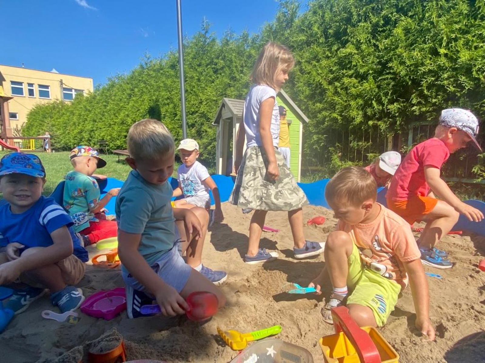 Zdjęcie w galerii na portalu naszwodzislaw.com: Wakacje w ZSP1 to nie tylko zajęcia wiadomości z regionu