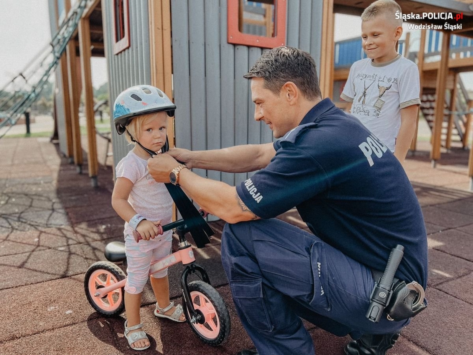 Zdjęcie w galerii na portalu naszwodzislaw.com: Bezpieczny skatepark i pumptrack z wodzisławskimi dzielnicowymi wiadomości z regionu