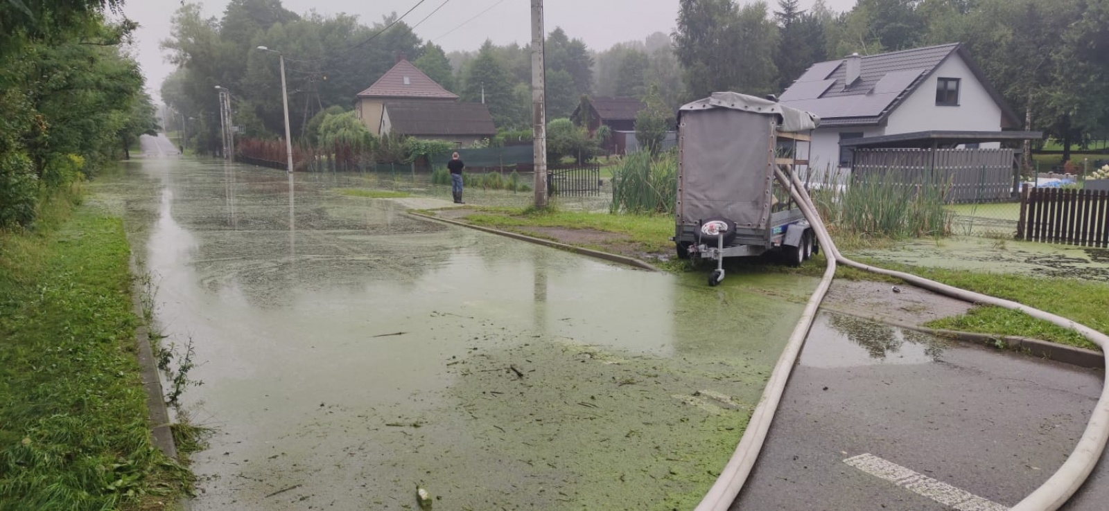 Zdjęcie w galerii na portalu naszwodzislaw.com: Blisko 40 interwencji związanych z usuwaniem skutków nawałnicy wiadomości z regionu