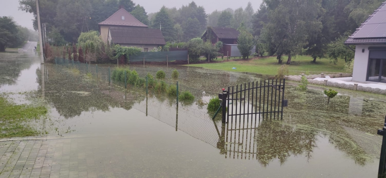 Zdjęcie w galerii na portalu naszwodzislaw.com: Blisko 40 interwencji związanych z usuwaniem skutków nawałnicy wiadomości z regionu
