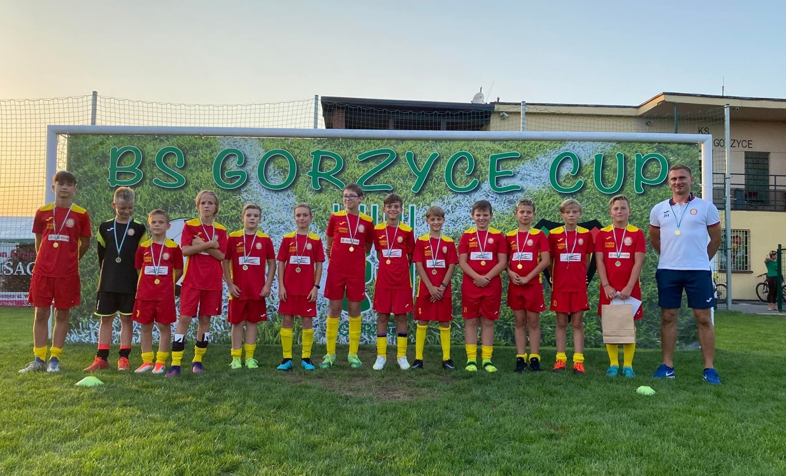 Zdjęcie w galerii na portalu naszwodzislaw.com: Emocji i goli pod dostatkiem. Gorzyce Cup na półmetku [FOTO] wiadomości z regionu