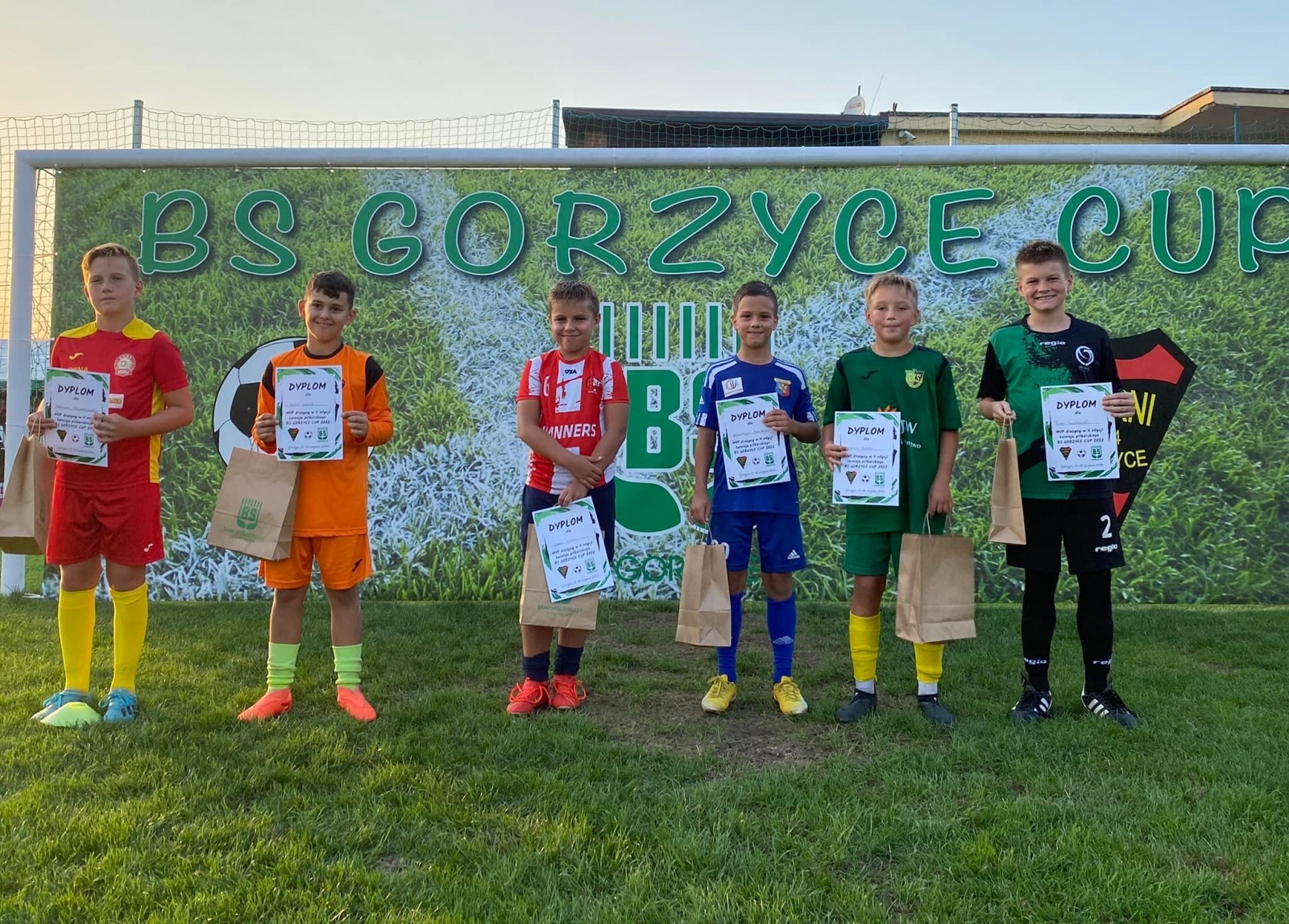 Zdjęcie w galerii na portalu naszwodzislaw.com: Emocji i goli pod dostatkiem. Gorzyce Cup na półmetku [FOTO] wiadomości z regionu