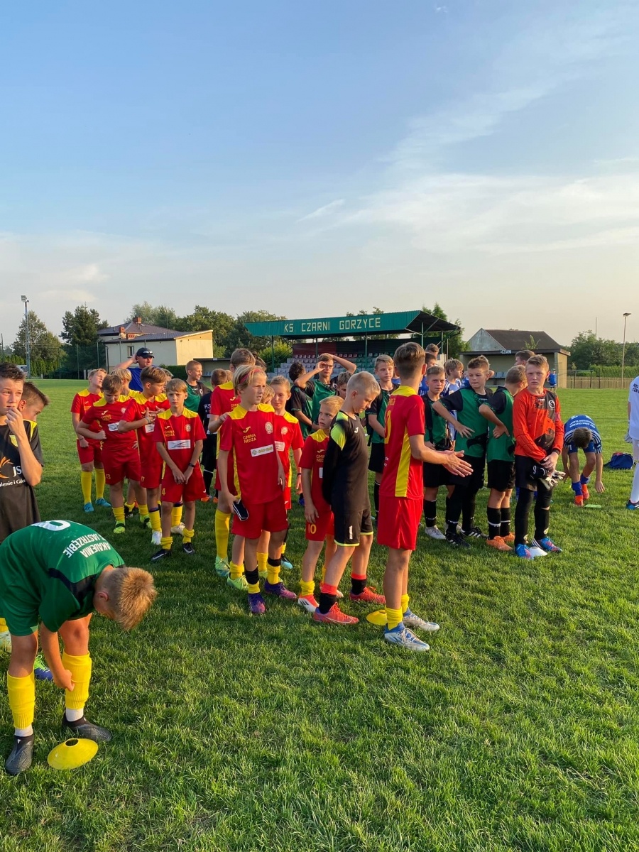 Zdjęcie w galerii na portalu naszwodzislaw.com: Emocji i goli pod dostatkiem. Gorzyce Cup na półmetku [FOTO] wiadomości z regionu