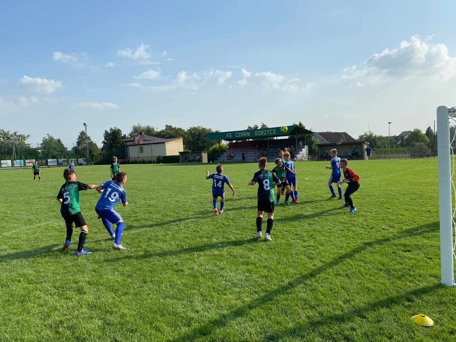 Zdjęcie w galerii na portalu naszwodzislaw.com: Emocji i goli pod dostatkiem. Gorzyce Cup na półmetku [FOTO] wiadomości z regionu