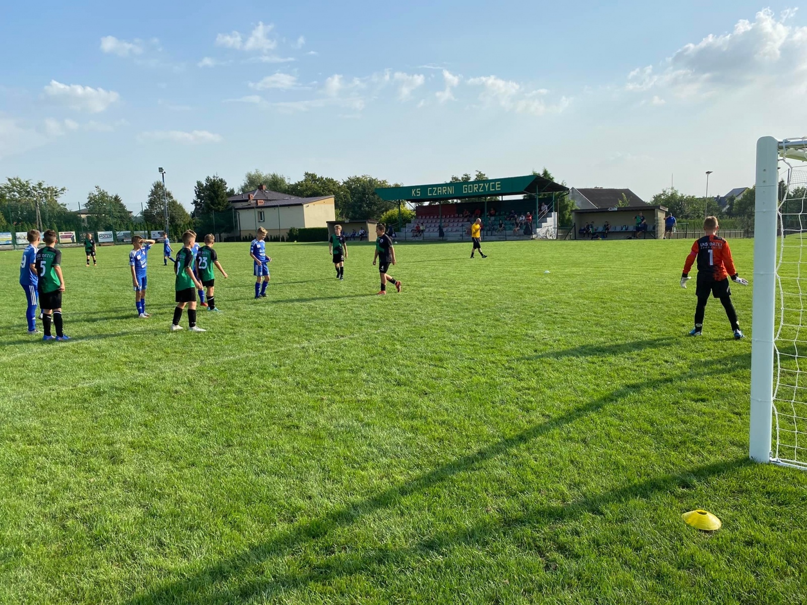 Zdjęcie w galerii na portalu naszwodzislaw.com: Emocji i goli pod dostatkiem. Gorzyce Cup na półmetku [FOTO] wiadomości z regionu