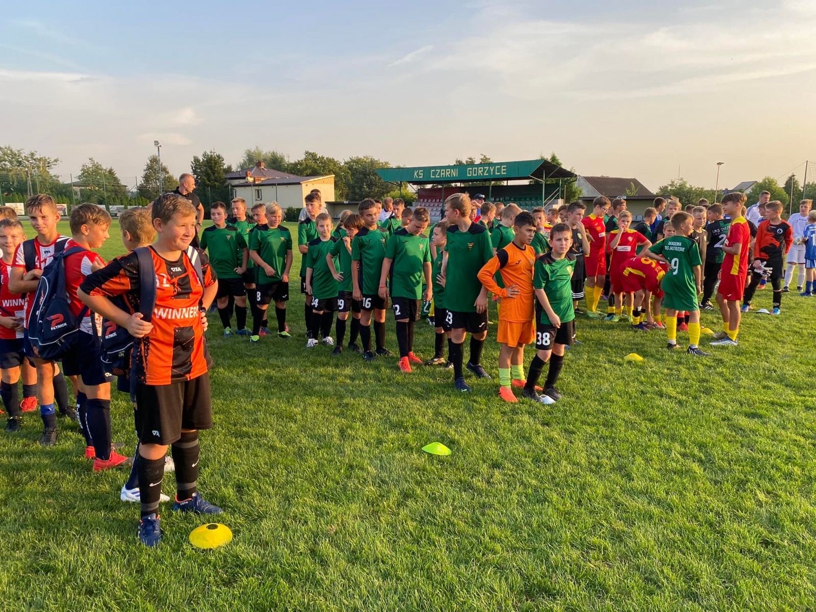 Zdjęcie w galerii na portalu naszwodzislaw.com: Emocji i goli pod dostatkiem. Gorzyce Cup na półmetku [FOTO] wiadomości z regionu