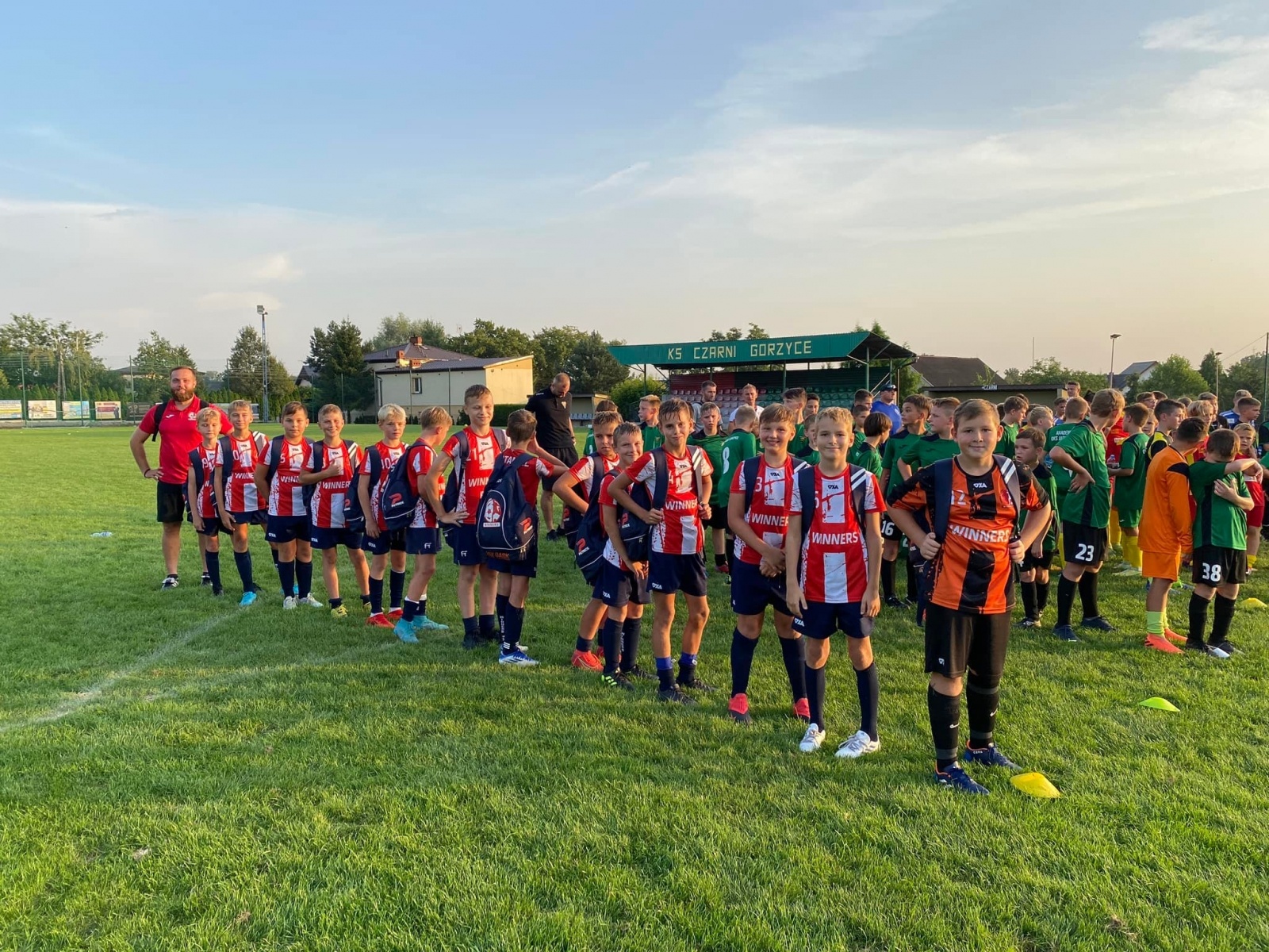 Zdjęcie w galerii na portalu naszwodzislaw.com: Emocji i goli pod dostatkiem. Gorzyce Cup na półmetku [FOTO] wiadomości z regionu