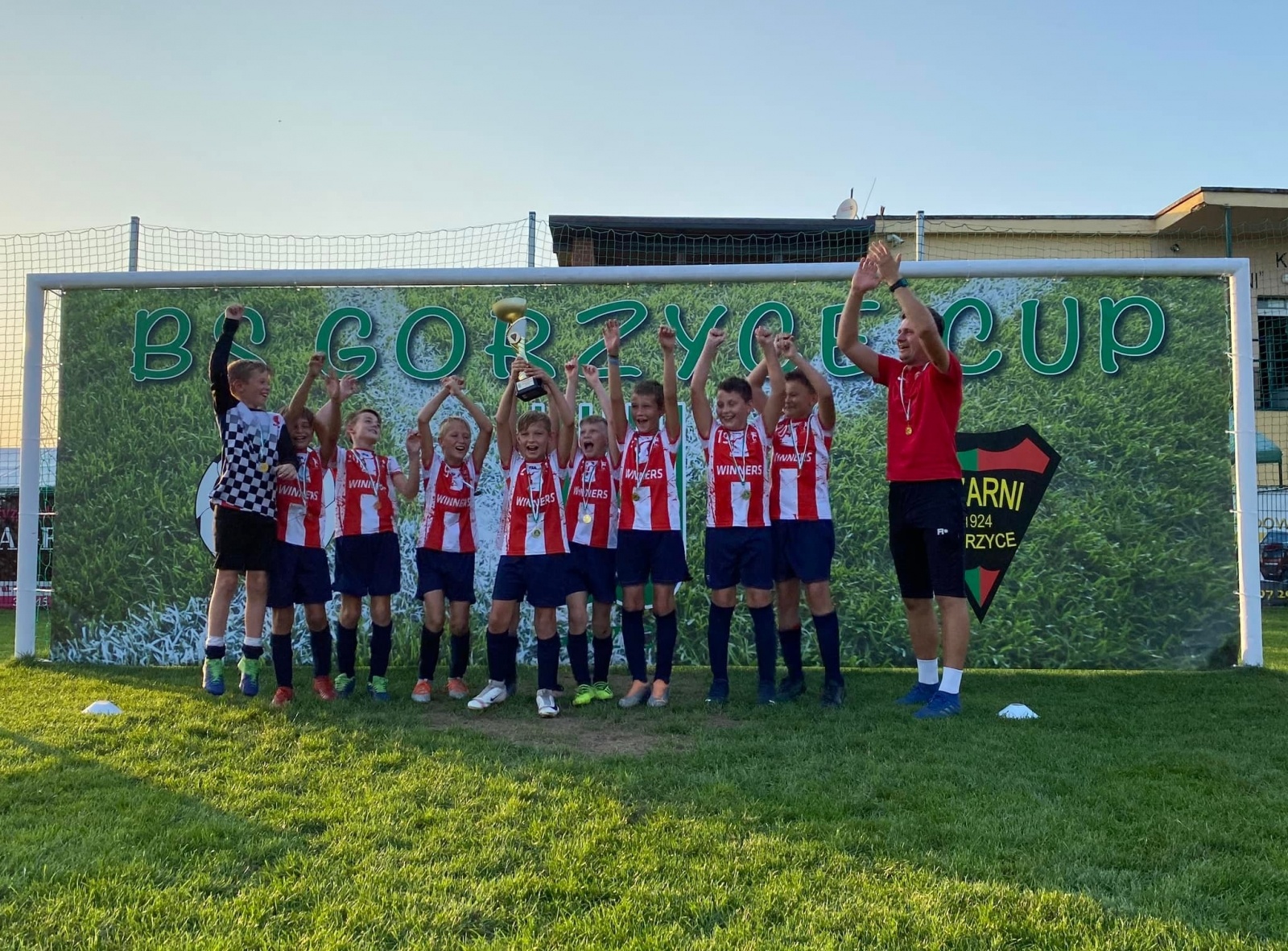 Zdjęcie w galerii na portalu naszwodzislaw.com: Emocji i goli pod dostatkiem. Gorzyce Cup na półmetku [FOTO] wiadomości z regionu