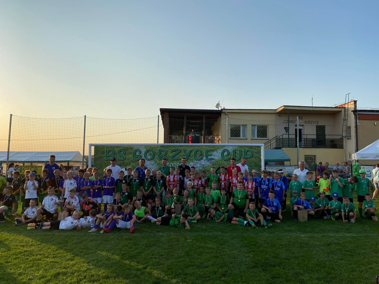 Zdjęcie w galerii na portalu naszwodzislaw.com: Emocji i goli pod dostatkiem. Gorzyce Cup na półmetku [FOTO] wiadomości z regionu