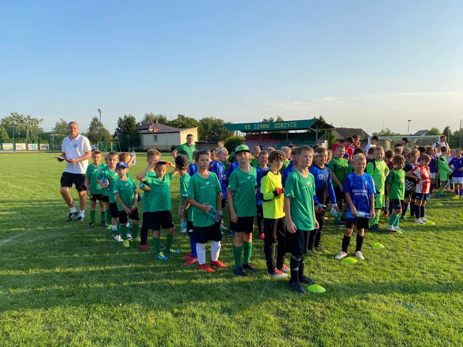 Zdjęcie w galerii na portalu naszwodzislaw.com: Emocji i goli pod dostatkiem. Gorzyce Cup na półmetku [FOTO] wiadomości z regionu