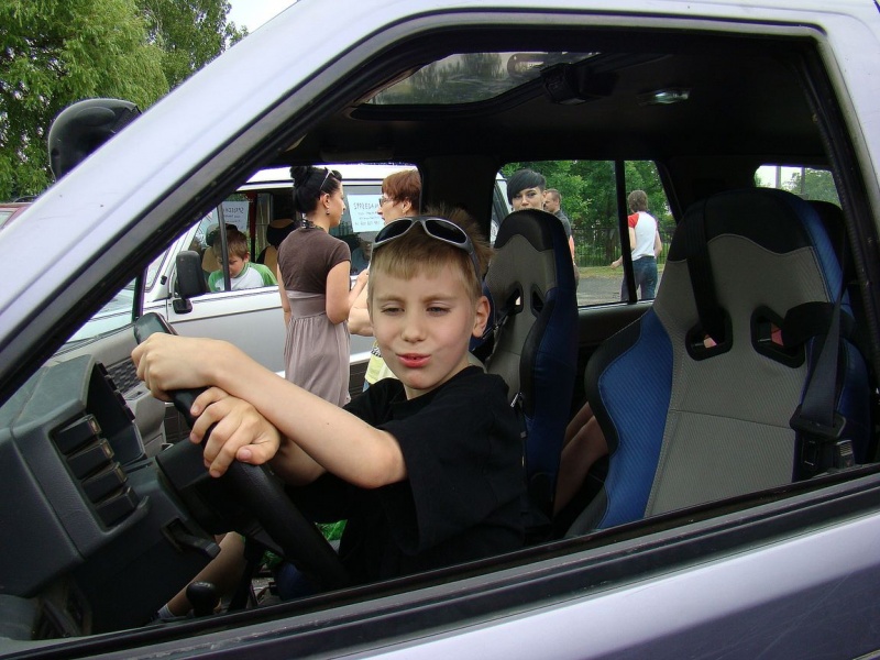 Zdjęcie w galerii na portalu naszwodzislaw.com: Uczniowie za kierownicami terenówek wiadomości z regionu