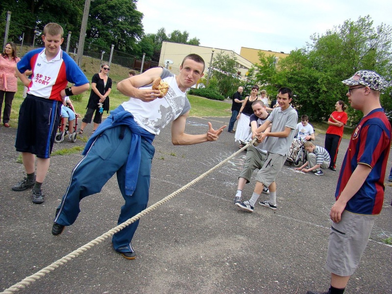 Zdjęcie w galerii na portalu naszwodzislaw.com: Uczniowie za kierownicami terenówek wiadomości z regionu