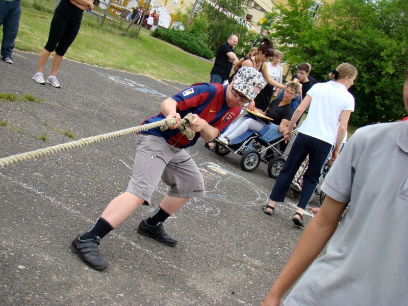 Zdjęcie w galerii na portalu naszwodzislaw.com: Uczniowie za kierownicami terenówek wiadomości z regionu