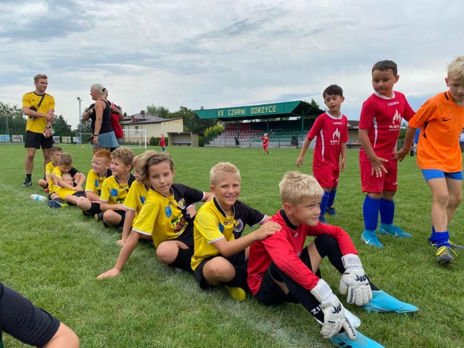 Zdjęcie w galerii na portalu naszwodzislaw.com: Młodzi piłkarze dali czadu na finał Gorzyce Cup 2022 [FOTO] wiadomości z regionu