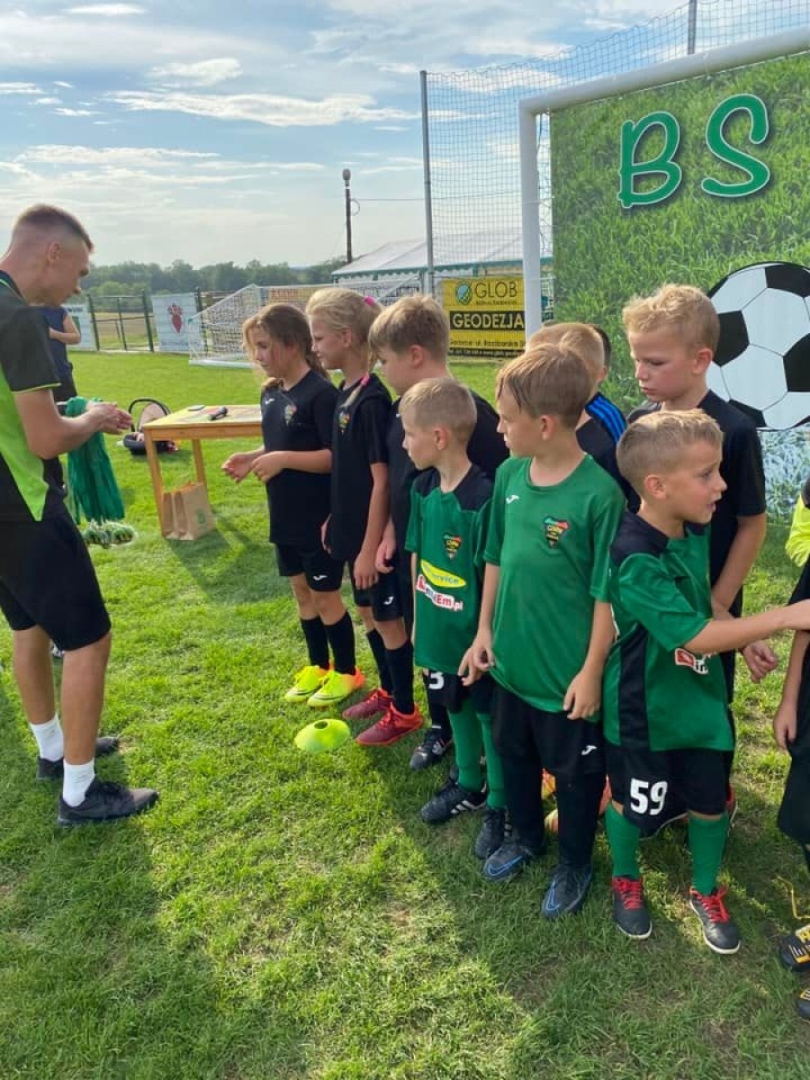 Zdjęcie w galerii na portalu naszwodzislaw.com: Młodzi piłkarze dali czadu na finał Gorzyce Cup 2022 [FOTO] wiadomości z regionu