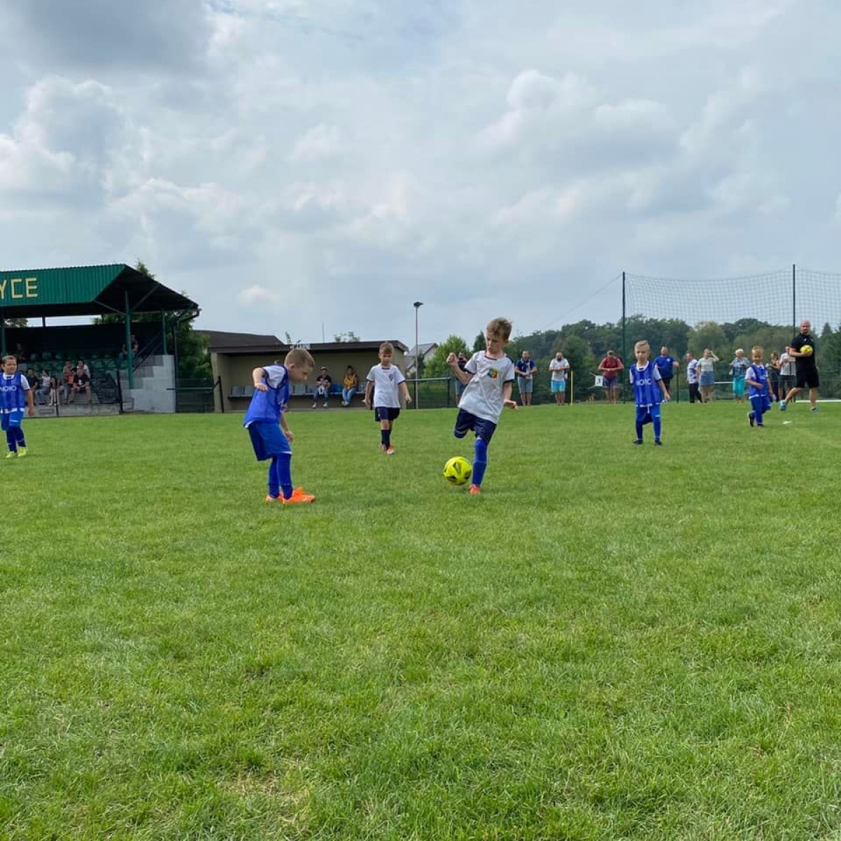 Zdjęcie w galerii na portalu naszwodzislaw.com: Młodzi piłkarze dali czadu na finał Gorzyce Cup 2022 [FOTO] wiadomości z regionu