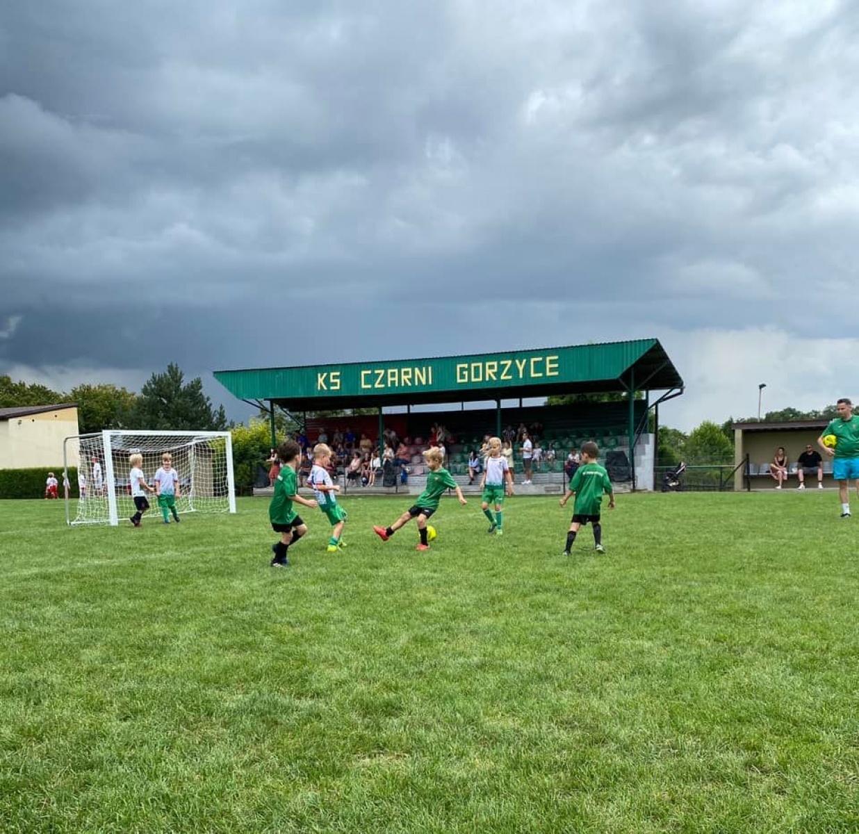 Zdjęcie w galerii na portalu naszwodzislaw.com: Młodzi piłkarze dali czadu na finał Gorzyce Cup 2022 [FOTO] wiadomości z regionu