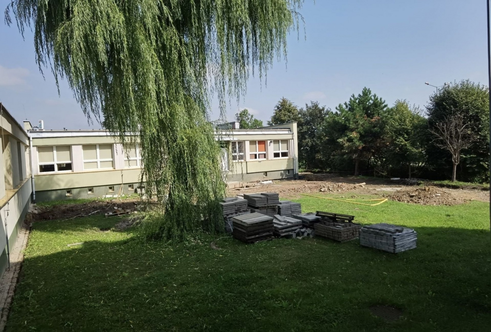 Zdjęcie w galerii na portalu naszwodzislaw.com: Wakacyjne remonty w powiatowych szkołach [FOTO] wiadomości z regionu