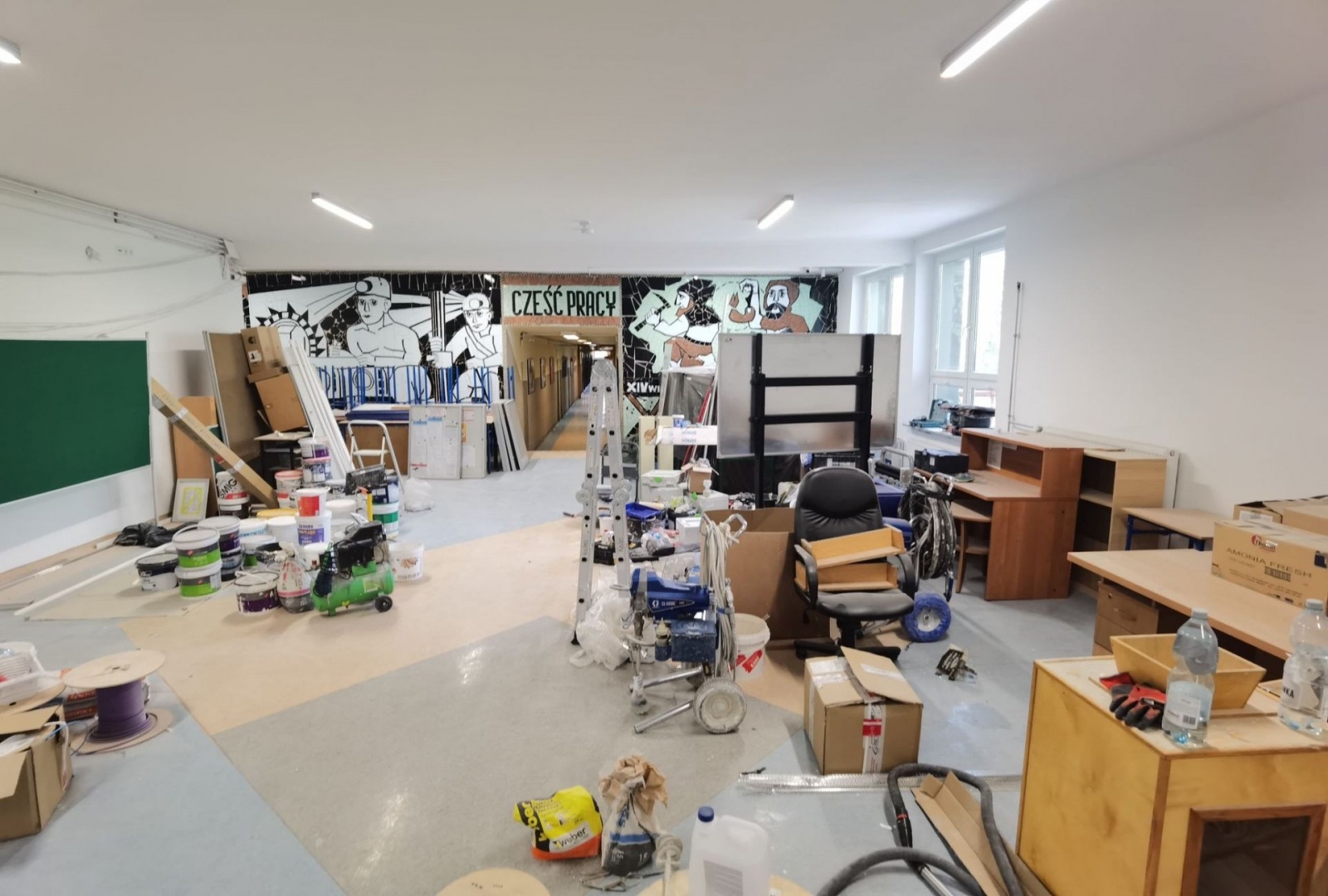 Zdjęcie w galerii na portalu naszwodzislaw.com: Wakacyjne remonty w powiatowych szkołach [FOTO] wiadomości z regionu