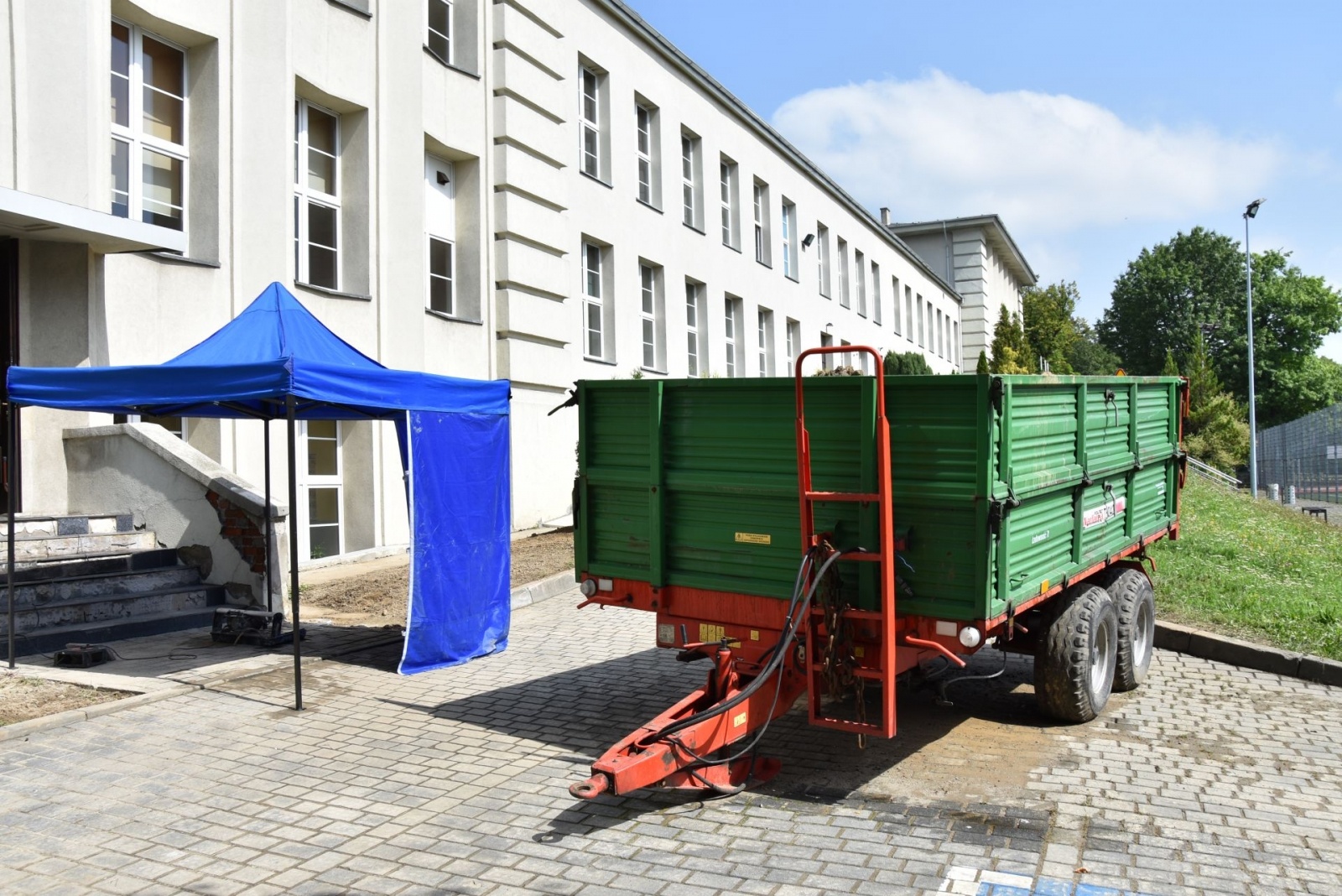 Zdjęcie w galerii na portalu naszwodzislaw.com: Wakacyjne remonty w powiatowych szkołach [FOTO] wiadomości z regionu