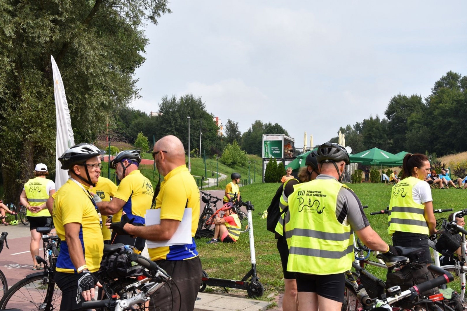 Zdjęcie w galerii na portalu naszwodzislaw.com: Ponad pół tysiąca rowerzystów na trasie [FOTO] wiadomości z regionu