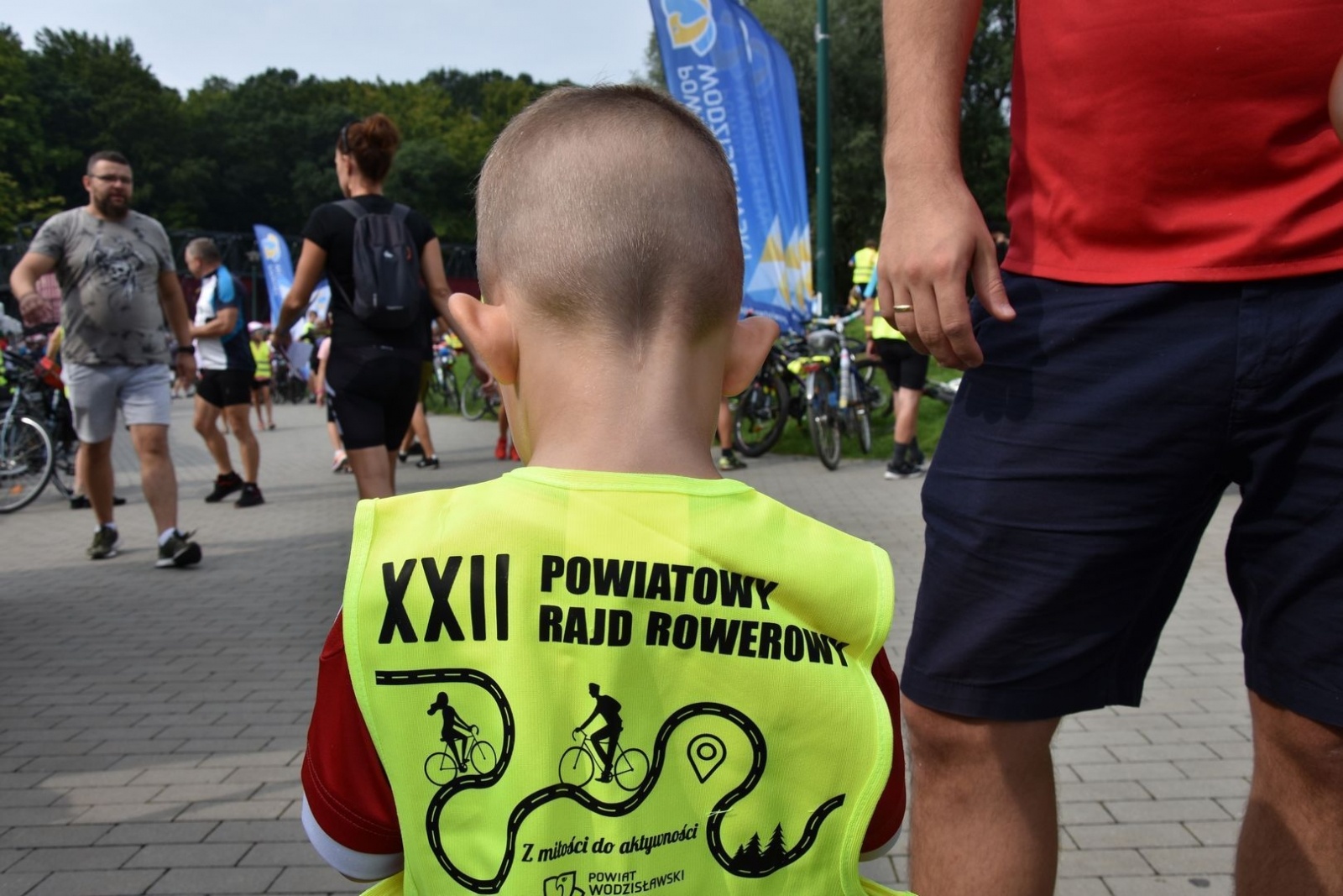 Zdjęcie w galerii na portalu naszwodzislaw.com: Ponad pół tysiąca rowerzystów na trasie [FOTO] wiadomości z regionu