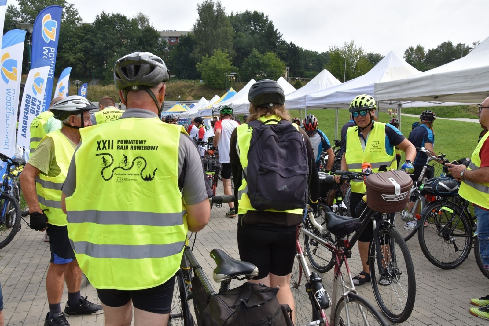 Zdjęcie w galerii na portalu naszwodzislaw.com: Ponad pół tysiąca rowerzystów na trasie [FOTO] wiadomości z regionu
