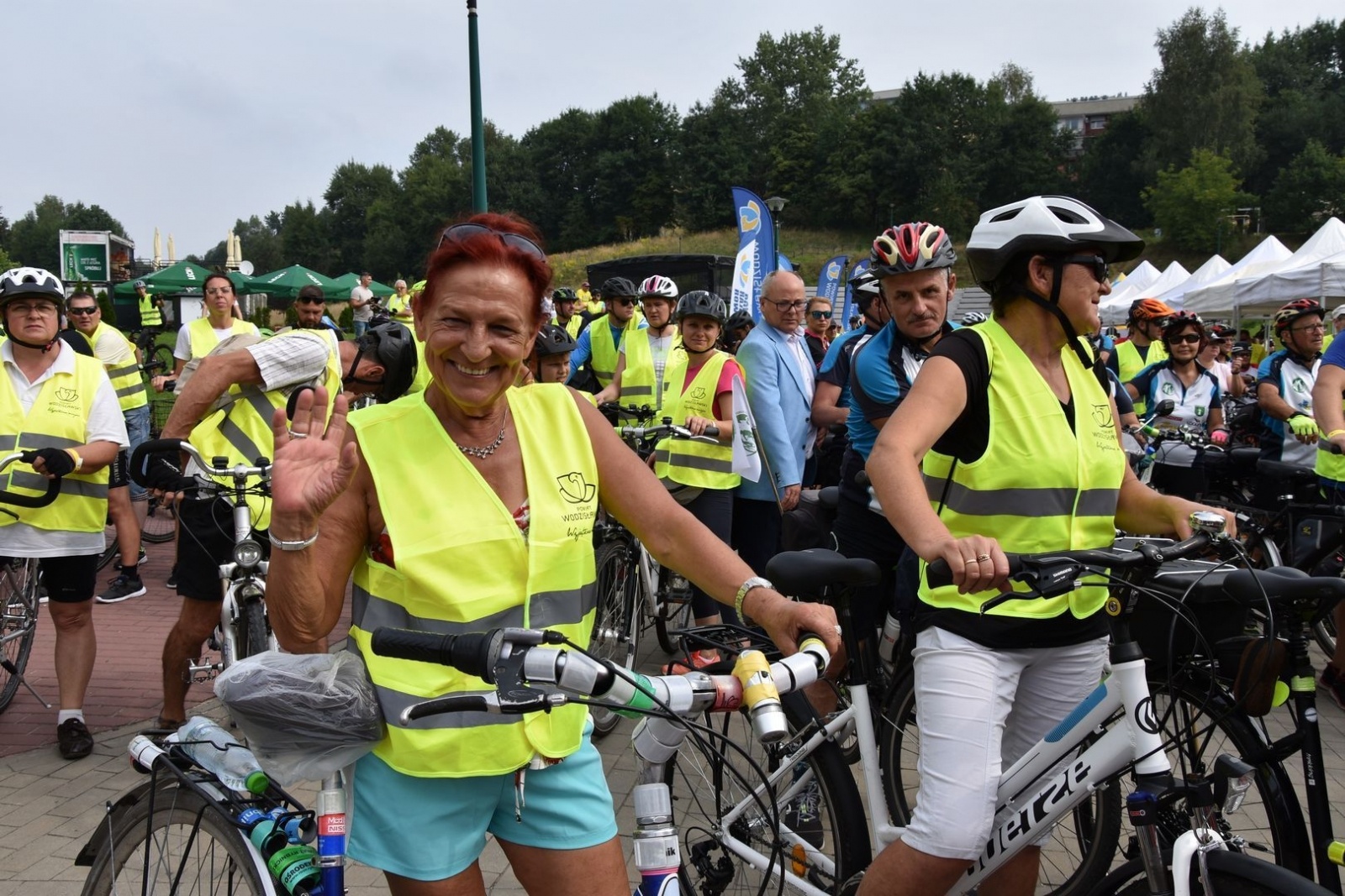 Zdjęcie w galerii na portalu naszwodzislaw.com: Ponad pół tysiąca rowerzystów na trasie [FOTO] wiadomości z regionu