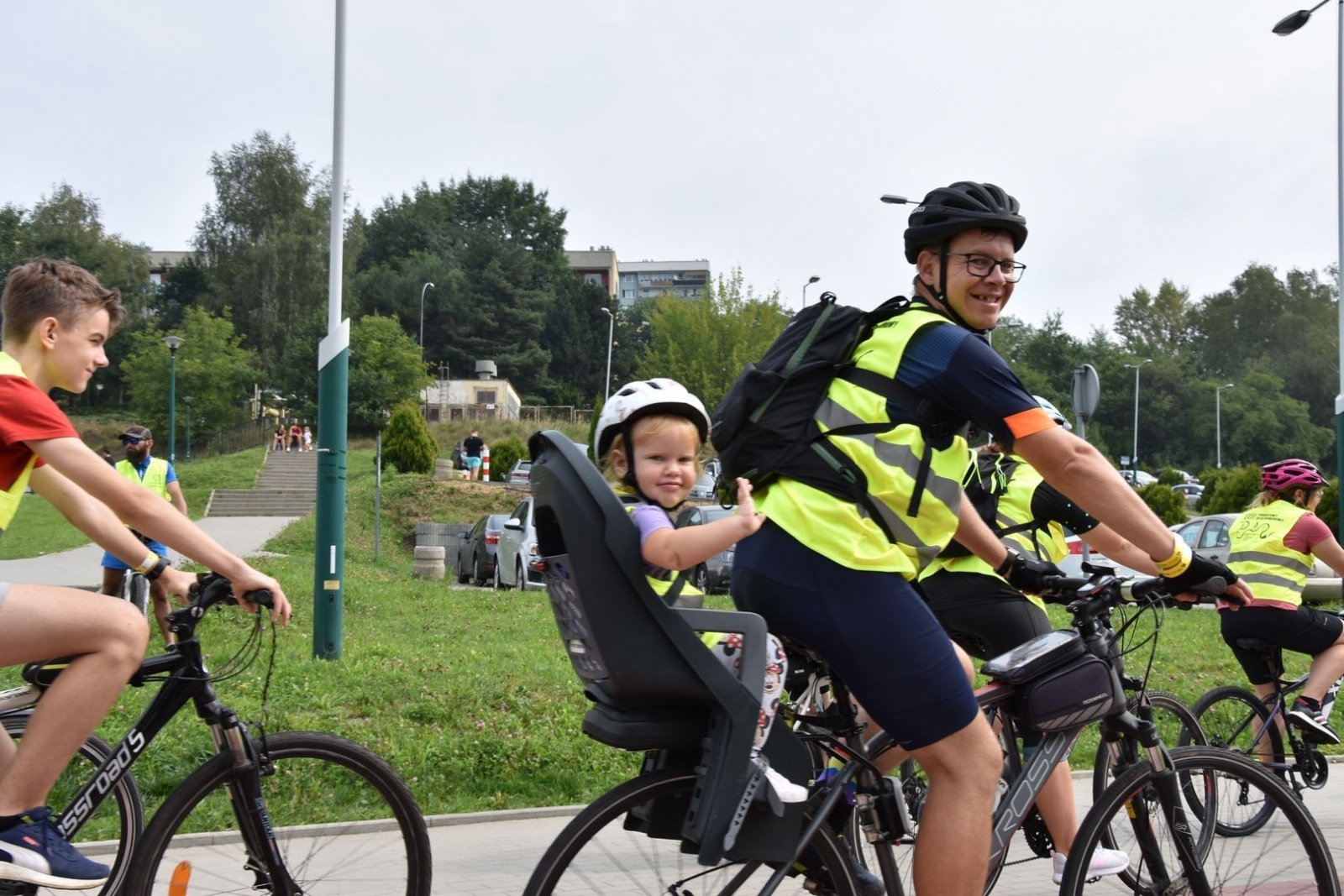 Zdjęcie w galerii na portalu naszwodzislaw.com: Ponad pół tysiąca rowerzystów na trasie [FOTO] wiadomości z regionu