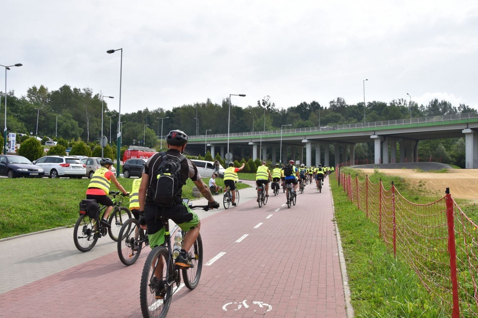 Zdjęcie w galerii na portalu naszwodzislaw.com: Ponad pół tysiąca rowerzystów na trasie [FOTO] wiadomości z regionu