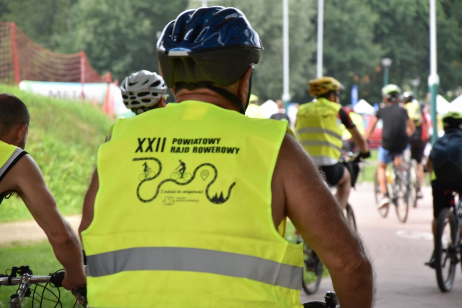 Zdjęcie w galerii na portalu naszwodzislaw.com: Ponad pół tysiąca rowerzystów na trasie [FOTO] wiadomości z regionu