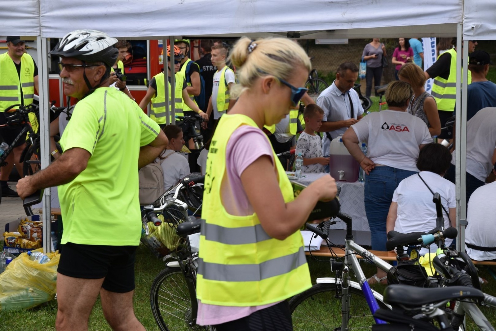 Zdjęcie w galerii na portalu naszwodzislaw.com: Ponad pół tysiąca rowerzystów na trasie [FOTO] wiadomości z regionu