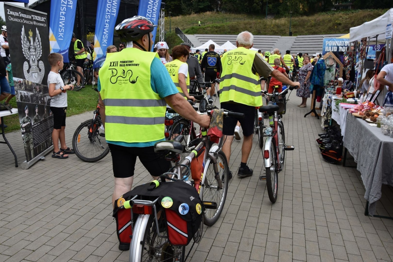 Zdjęcie w galerii na portalu naszwodzislaw.com: Ponad pół tysiąca rowerzystów na trasie [FOTO] wiadomości z regionu