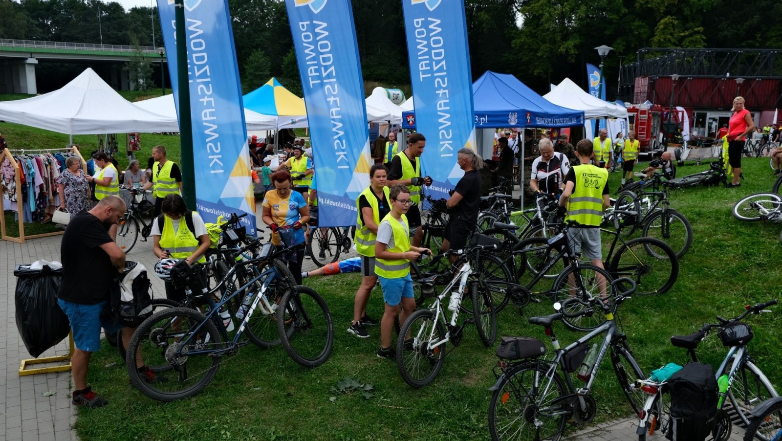 Zdjęcie w galerii na portalu naszwodzislaw.com: Organizacje pozarządowe z powiatu zaprezentowały się na festiwalu [FOTO] wiadomości z regionu