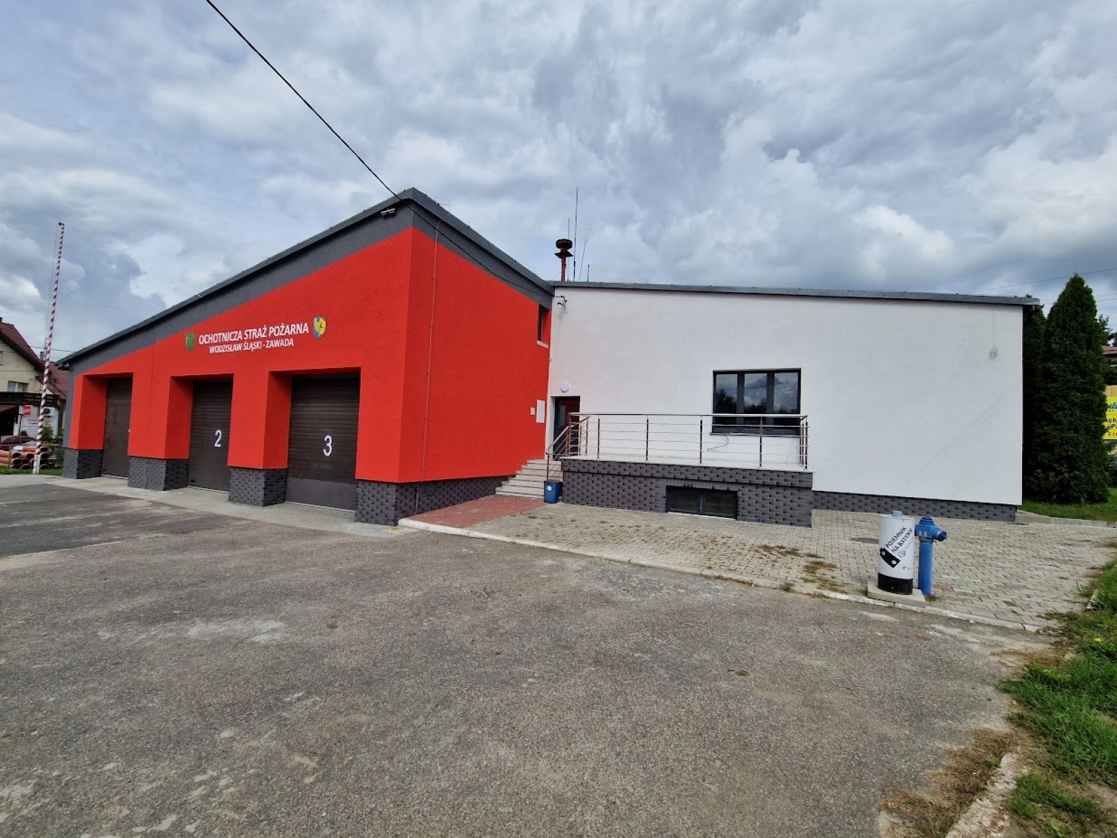 Zdjęcie w galerii na portalu naszwodzislaw.com: Trwają czynności odbiorowe w OSP Zawada wiadomości z regionu