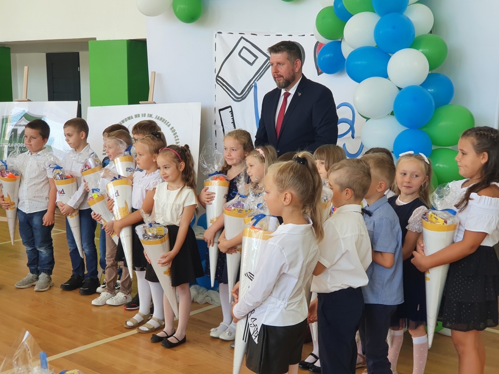 Zdjęcie w galerii na portalu naszwodzislaw.com: Czas pożegnania wakacji. Inauguracja roku szkolnego w Wodzisławiu Śląskim [FOTO] wiadomości z regionu