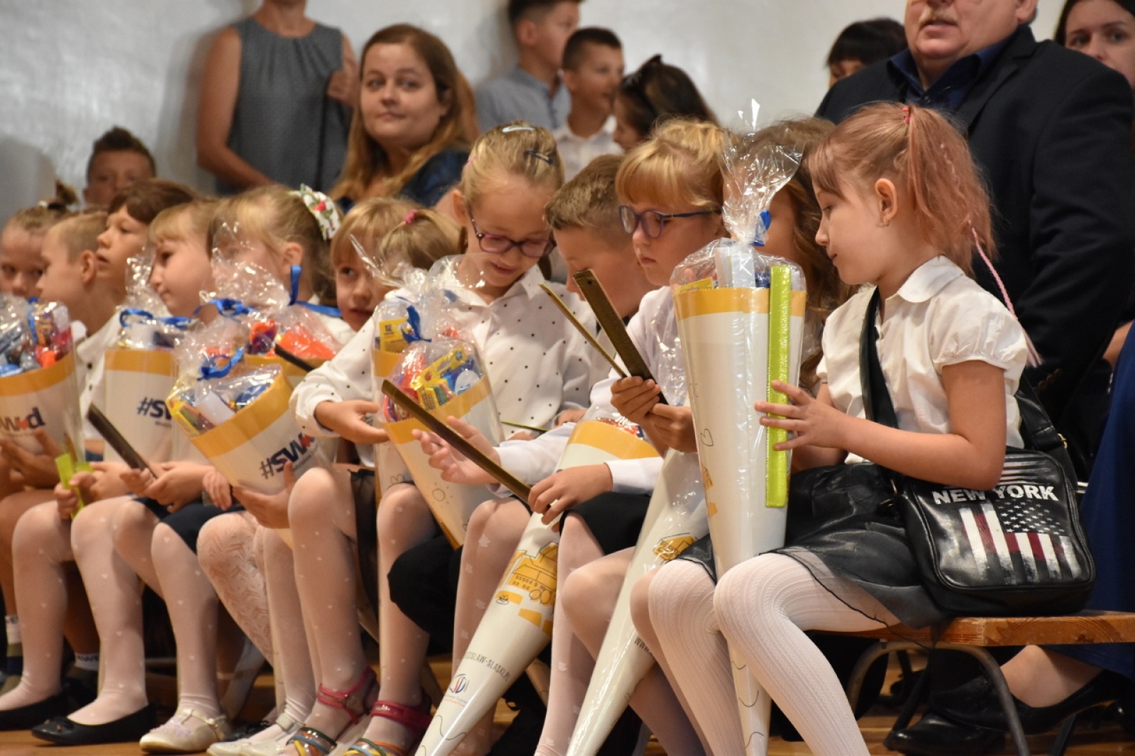 Zdjęcie w galerii na portalu naszwodzislaw.com: Czas pożegnania wakacji. Inauguracja roku szkolnego w Wodzisławiu Śląskim [FOTO] wiadomości z regionu