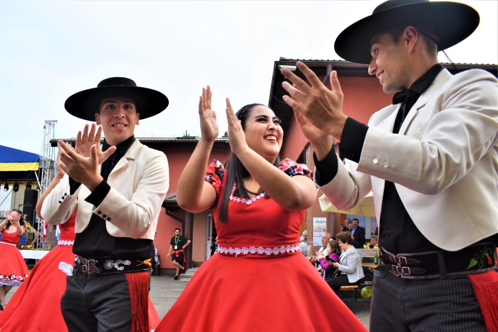 Zdjęcie w galerii na portalu naszwodzislaw.com: Dożynki w Godowie z egzotycznym akcentem wiadomości z regionu