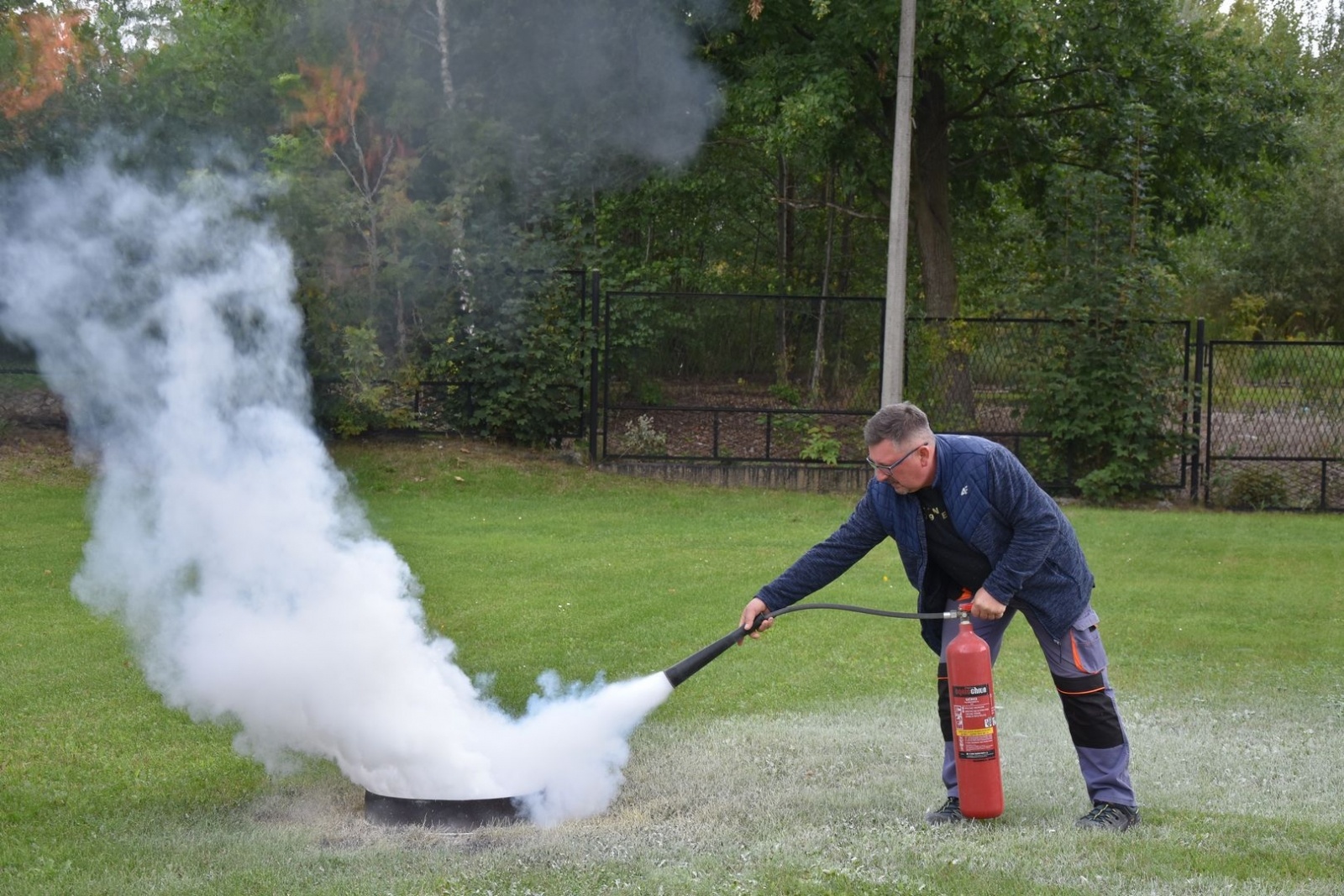 Zdjęcie w galerii na portalu naszwodzislaw.com: Bezpieczeństwo priorytetem. Szkolenie przeciwpożarowe dla pracowników starostwa [FOTO] wiadomości z regionu